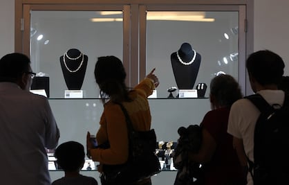 Interesados en subasta de joyas en Los Pinos podrán registrarse hasta el sábado