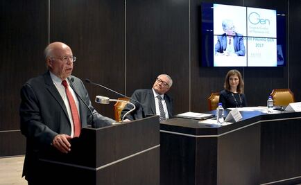 Entrega Narro Robles premios Gen a la investigación