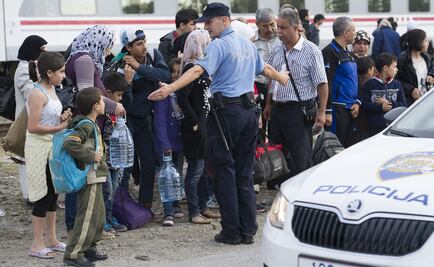 Arribo de refugiados colapsa a Croacia