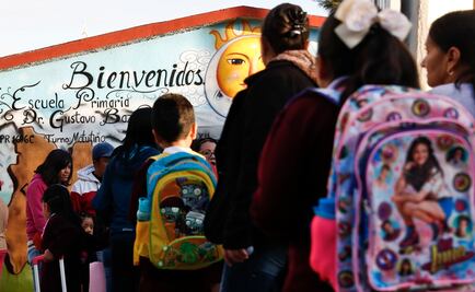 Niños cargan en promedio 12 kilos en su mochila