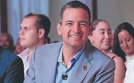 Alcalde de Chihuahua tiene “baile del delfín”