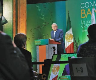 AMLO promete reforma para reducir trámites a empresas