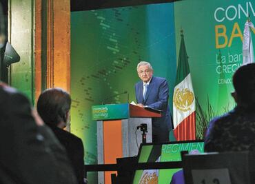 AMLO promete reforma para reducir trámites a empresas
