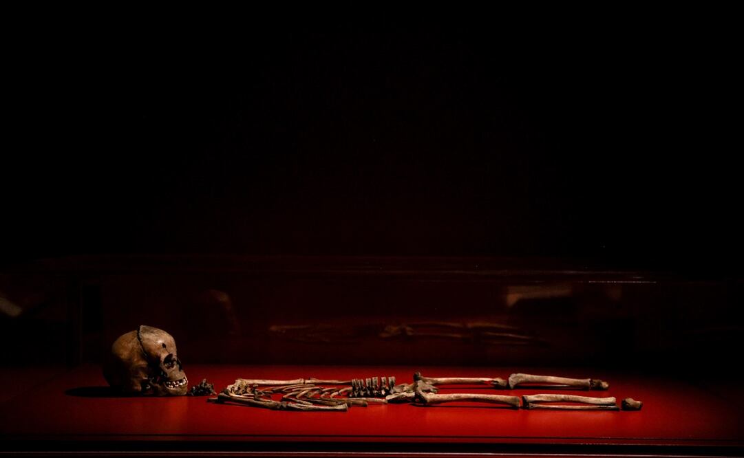 Hallazgos de Templo Mayor expuestos en París. Foto: EFE/ Teresa Suárez.