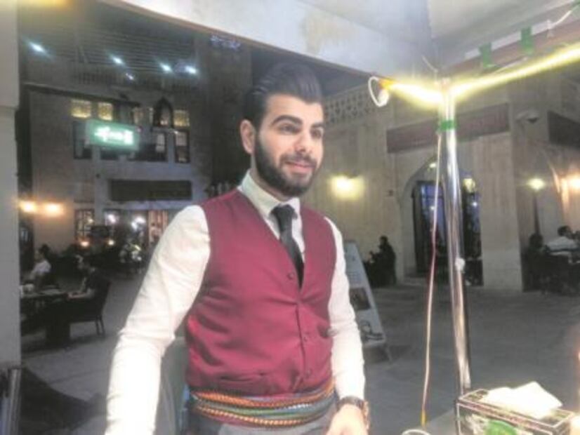 Qatar, donde la mujer camina detrás del hombre