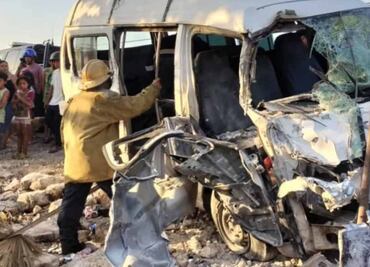 Chófer ebrio choca contra albarrada en Yucatán, deja varios albañiles lesionados