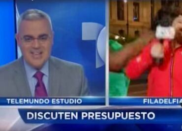 Atacan a reportera de Telemundo durante enlace en vivo