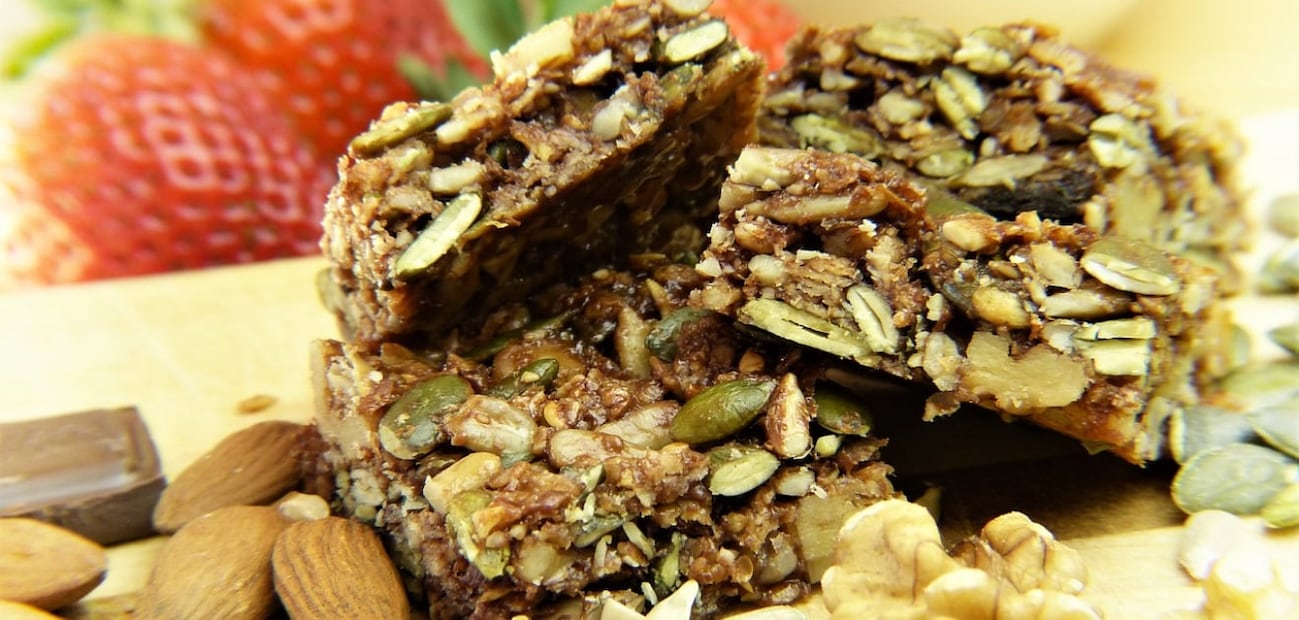 Las barras de granola procesadas tienen un alto contenido de azúcar y de jarabe de maíz. Foto: Pixabay