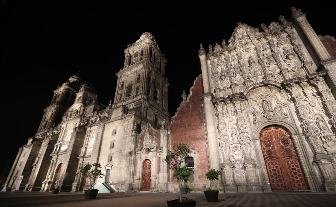 Un rayo cayó en la Torre Oriente de la Catedral Metropolitana. Foto: Valente Rosas / EL UNIVERSAL