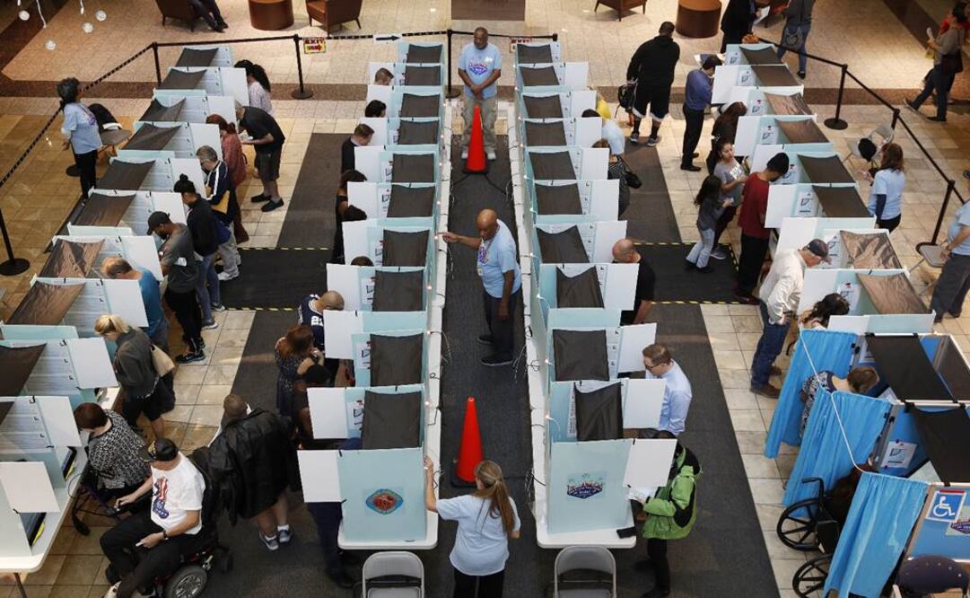 (AP Photo/John Locher)