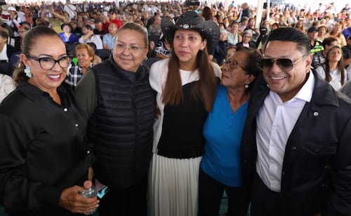 Alcaldía Venustiano Carranza celebra Día del Adulto; homenajean a Juan Gabriel