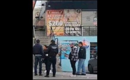 Disparan contra dos jóvenes afuera de un bar en Naucalpan; uno de ellos murió