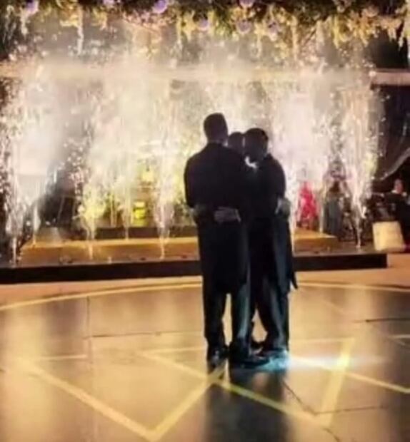 Matrimonio poliamoroso: Tres hombres se casan en Aguascalientes