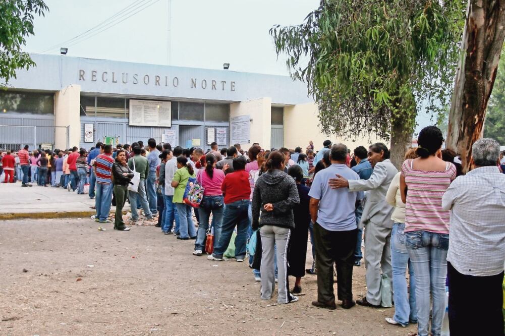 La agresión contra los transexuales ocurrió cuando se presentó un incendio en un dormitorio y fueron tratados manera violenta por custodios. (ARCHIVO EL UNIVERSAL)