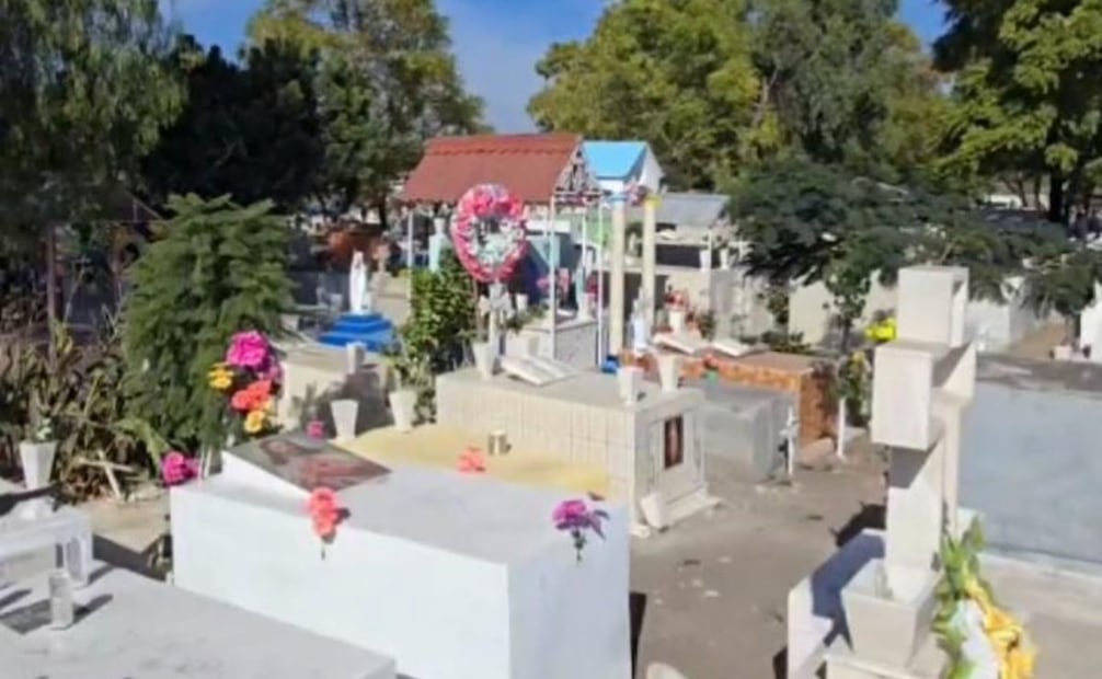 El cuerpo fue sacado de la sepultura durante la noche, un día después de que fuera colocado en el sitio (07/01/2026). Foto: Especial