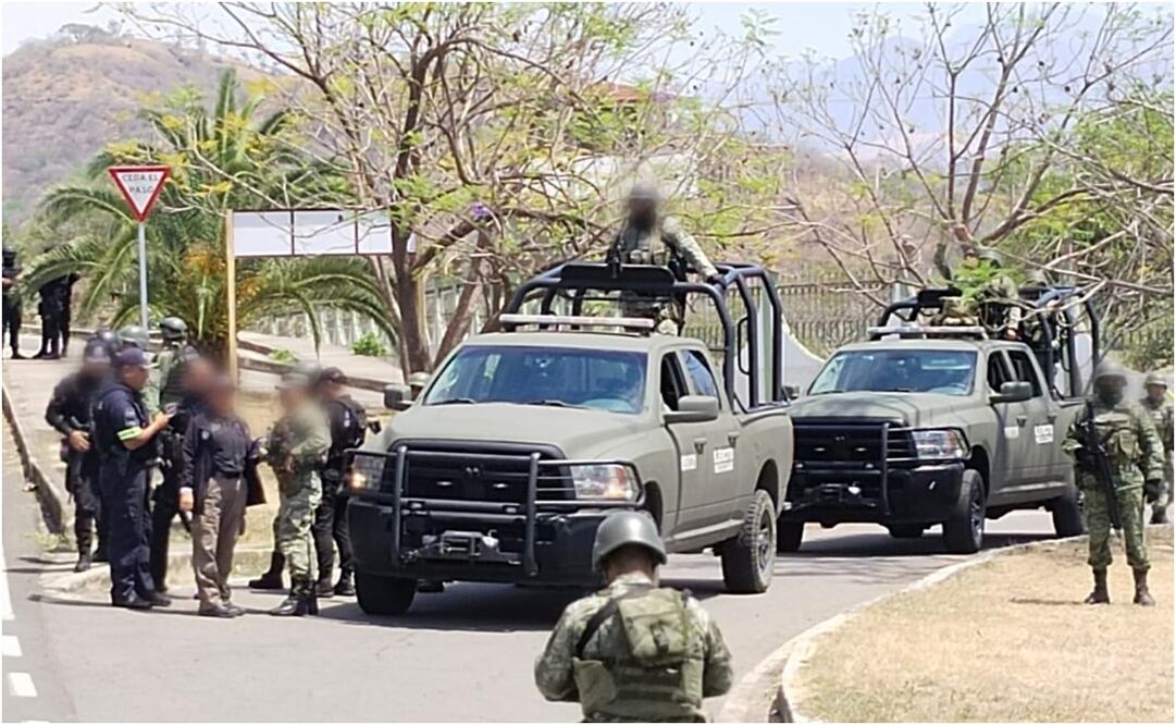 Operativo para localizar a peritos de la FGR. Foto: Especial