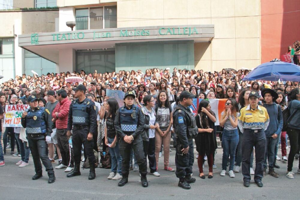 La concentración ocasionó que la circulación de vehículos fuera lenta (JUAN BOITES. EL UNIVERSAL)