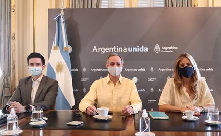 Hugo López-Gatell no suelta el cubrebocas en Argentina; difunde fotos