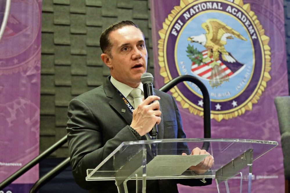 Luego de participar en el Reentrenamiento regional de la zona centro de la FBINAA, el alcalde pidió al PRI, PAN y PRD definir método de selección. Foto: Carlos Mejía / EL UNIVERSAL