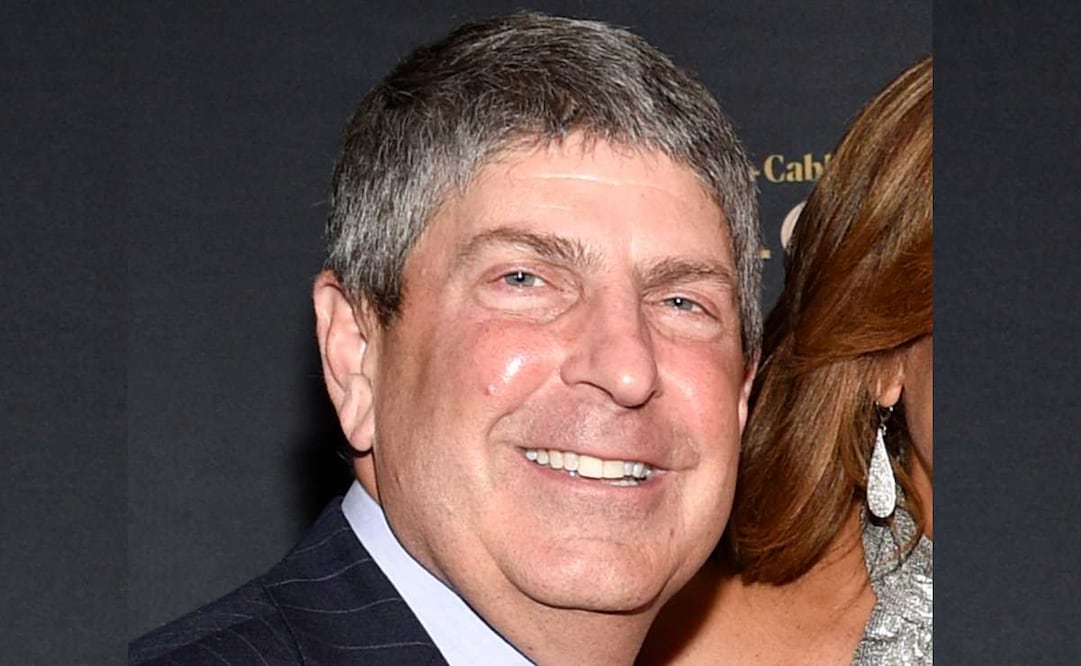El director ejecutivo de NBCUniversal, Jeff Shell, posa para una foto en la 30.ª gala anual de los premios Broadcasting and Cable Hall of Fame Awards, celebrada en el Ziegfeld Ballroom el 14 de abril de 2022 en Nueva York. Foto: AP