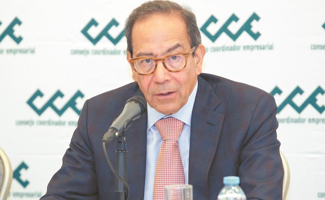 El presidente del Consejo Coordinador Empresarial (CCE), Carlos Salazar, dijo que Ildefonso Guajardo ha trabajado por el bien del país. Foto: ARCHIVO EL UNIVERSAL