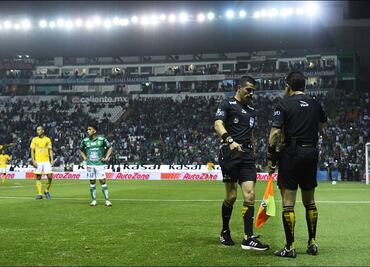 El VAR aparece en el León vs Tigres