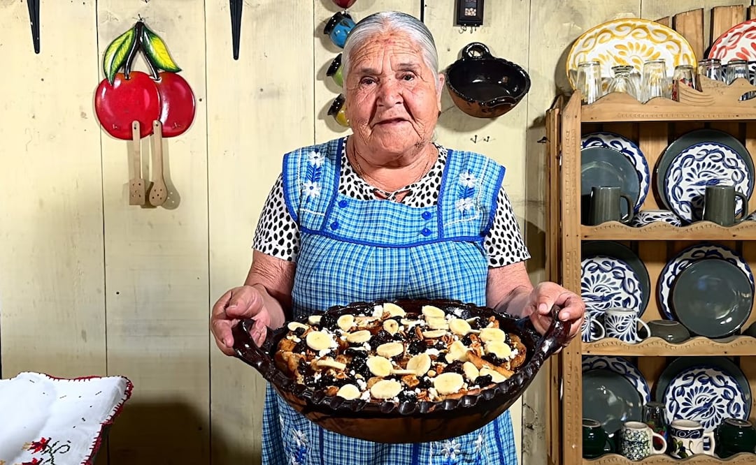 La capirotada se distingue por su sabor dulce y textura ligeramente húmeda. Foto: Captura de pantalla / YouTube De Mi Rancho a Tu Cocina