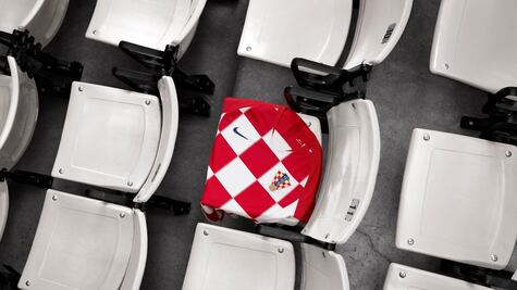 Croacia regala playeras a niños rescatados en Tailandia