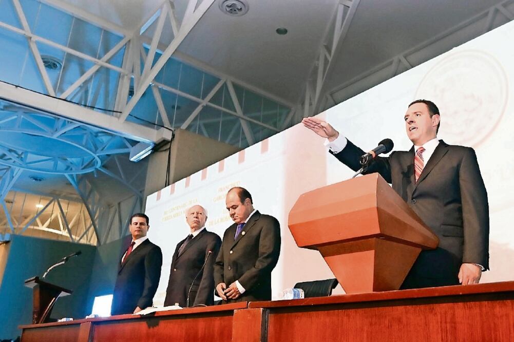 Tras rendir protesta como mandatario estatal de Zacatecas, Alejandro Tello dijo que en próximos días enviará iniciativas de reforma a la Legislatura y anunció la creación de varias dependencias (GOBIERNO DE ZACATECAS)