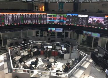 BMV gana 1.12%; el dólar cierra en $20.65