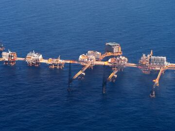 Fuel thieves raid Pemex platforms on high seas