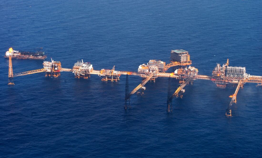 During the previous administration, naval personnel was able to secure four supply vessels engaged in fuel trafficking in the states of Campeche, Tabasco, and Veracruz - Photo: Francisco Martín/EFE