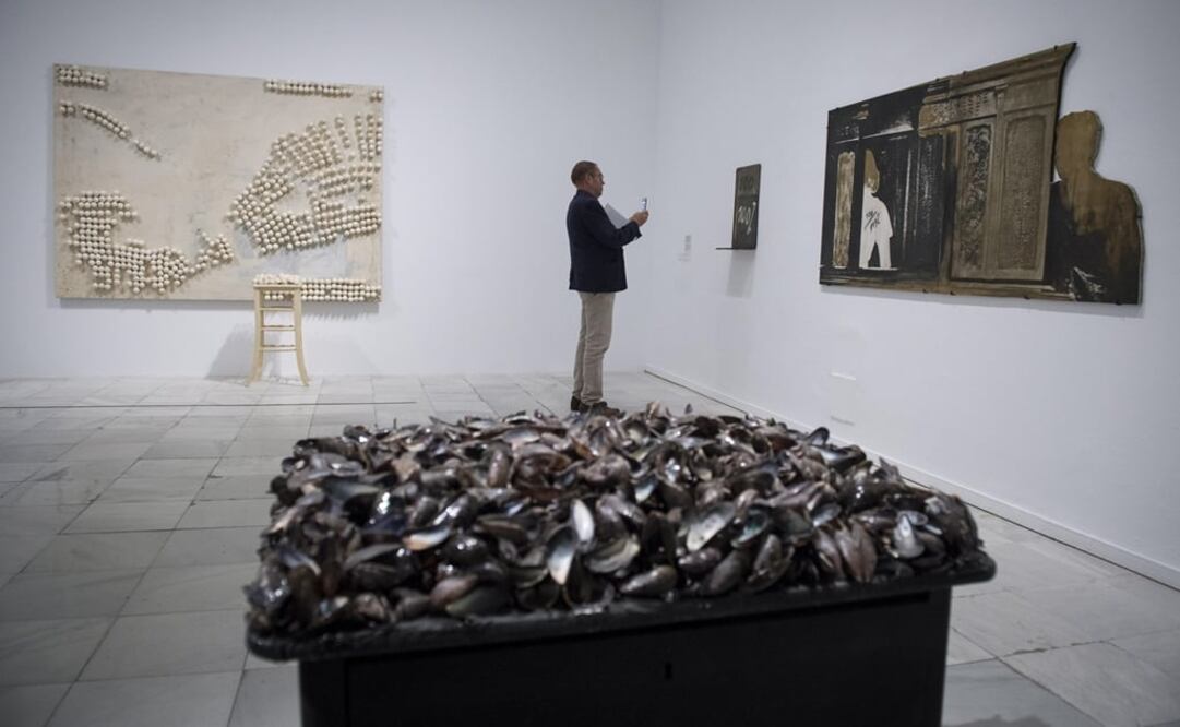 La retrospectiva de Marcel Broodthaers está compuesta por cerca de 300 piezas entre obras y material documental. Foto: EFE
