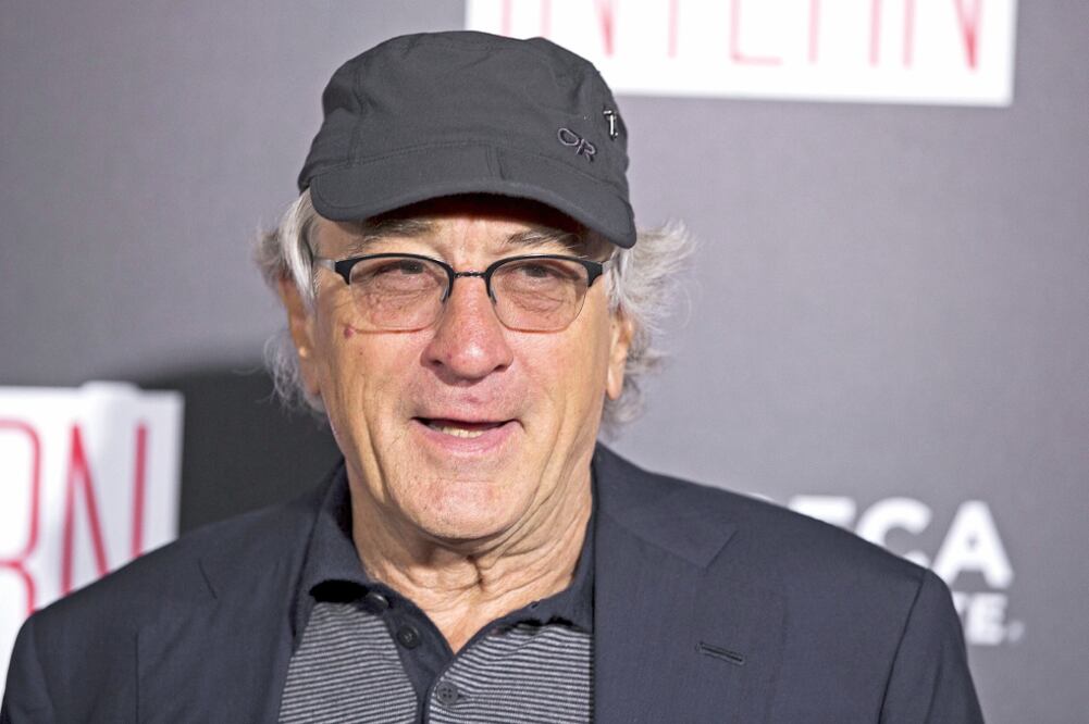 DeNiro dijo que las preguntas tenían inferencia negativa, entonces la reportera lo llamó condescendiente (LUCAS JACKSON. REUTERS)