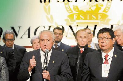 Piden a AMLO utilizar reservas del ISSSTE para medicamentos