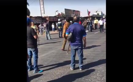 Habitantes de Atenco bloquean autopista Texcoco-Lechería 