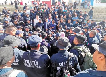 Policías exigen los beneficios de programa federal