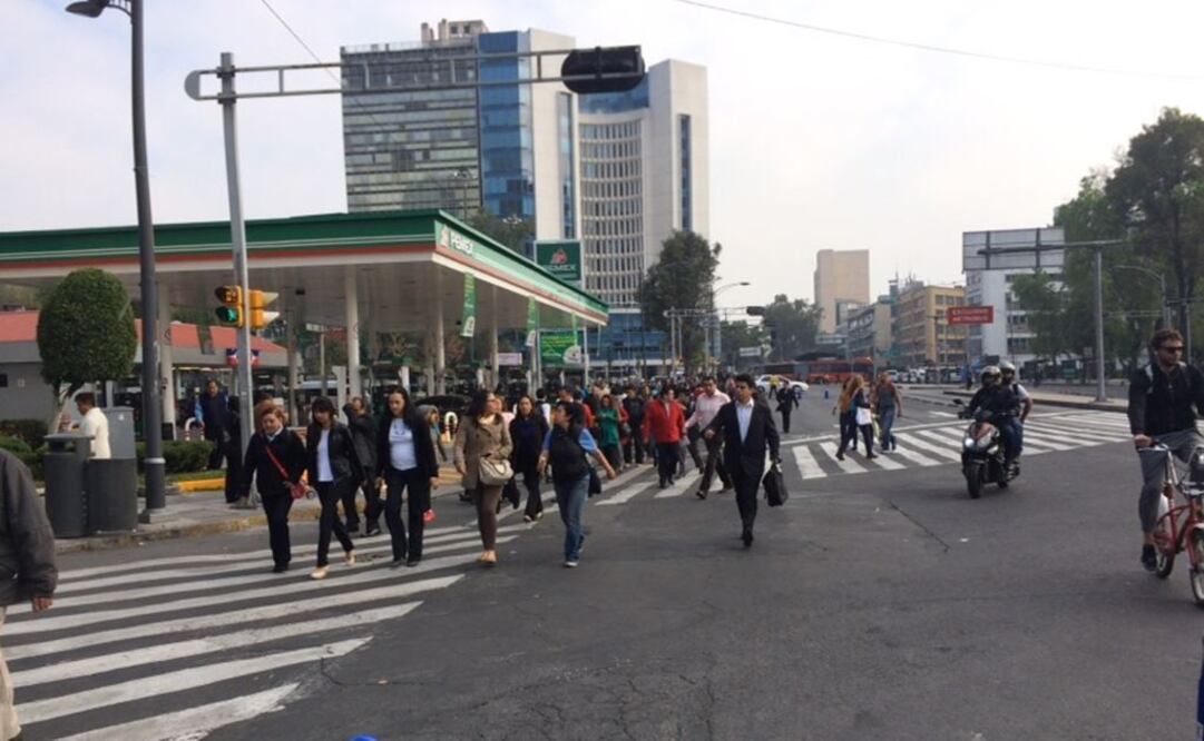 Marcha afecta servicio en tres líneas de Metrobús