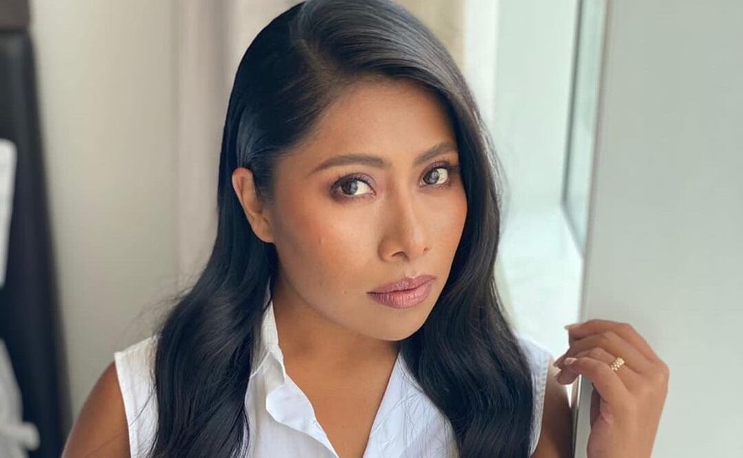 La actriz lució un look con strass de una firma mexicana en la premiere de "Presencias" / Foto: Instagram @yalitzaapariciomtz