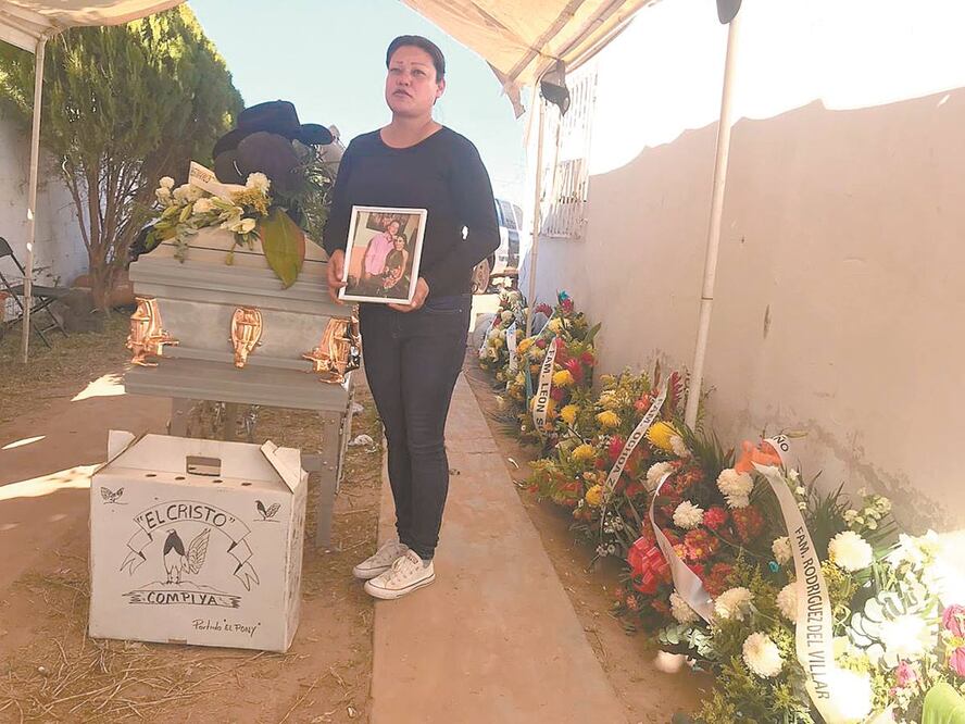 Sugey Leonor se enteró en el hospital que los militares declararon que lo habían matado porque no se detuvo en un retén, luego le dijeron que traía droga. Ella desconoce que su hijo estuviera involucrado en actividades ilícitas. Fotos: AMALIA ESCOBAR
