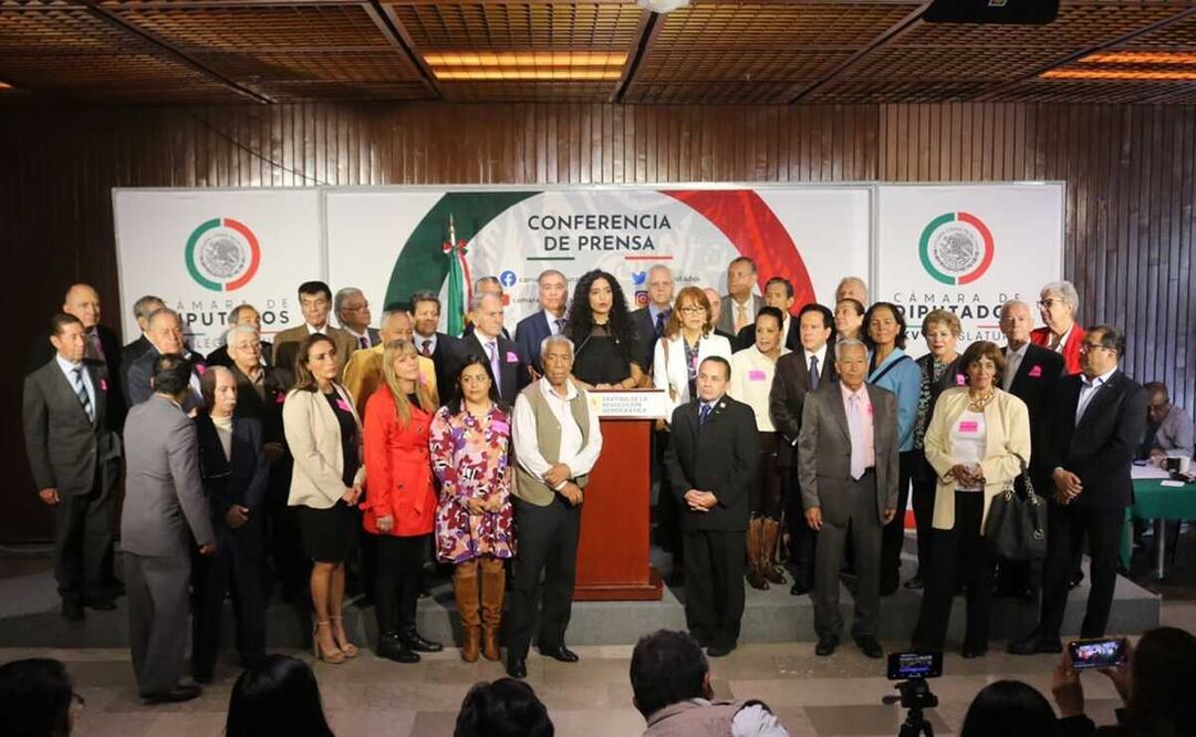El pleno de la Cámara de Diputados rindió homenaje a las y los medallistas olímpicos de 1968. Foto: Especial