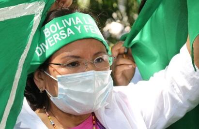 Debate por niña de 11 años, víctima de violación, que interrumpió aborto por intervención de la Iglesia católica en Bolivia