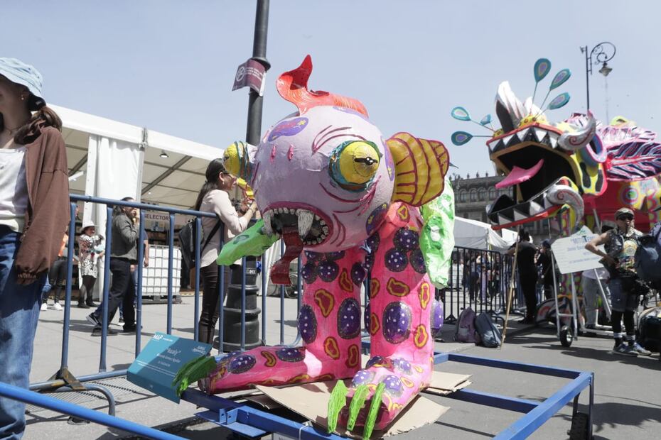 Asistentes al desfile de alebrijes monumentales 2023. Foto: Gabriel Pano / EL UNIVERSAL