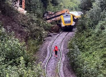 Se descarrila tren de pasajeros en Alemania; reportan 3 muertos y varios heridos