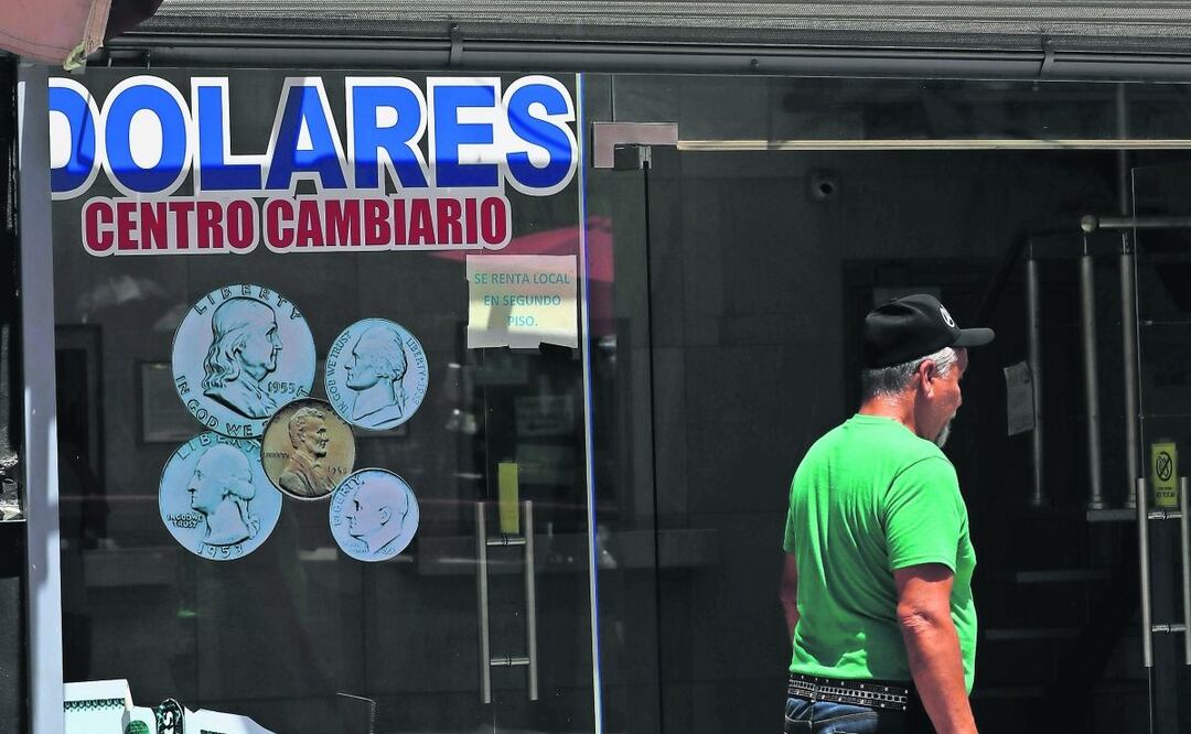 La fortaleza del peso se debe a las remesas, el consumo interno y al nearshoring, opinan. Foto: Archivo / EFE