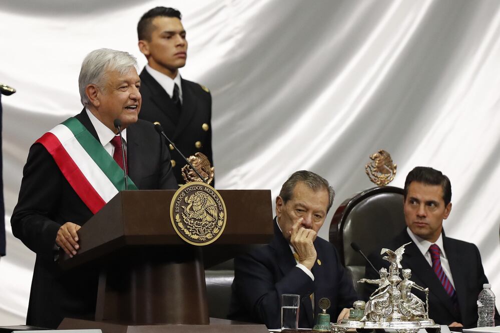 Así reaccionó Peña Nieto durante el discurso de AMLO (EFE/JORGE NÚÑEZ)