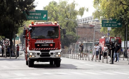 Bomberos supervisan Hospital La Raza tras sismo de 7.5
