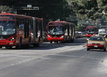Choque de Metrobús deja un herido en Eje 4 Sur Xola