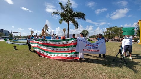 Ciudadanos se manifiestan por un Cancún en paz