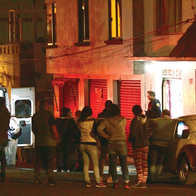 Policías fueron alertados sobre una persona lesionada por arma de fuego. Al llegar al lugar, observaron que había dos víctimas en el suelo. FRANCISCO RODRÍGUEZ